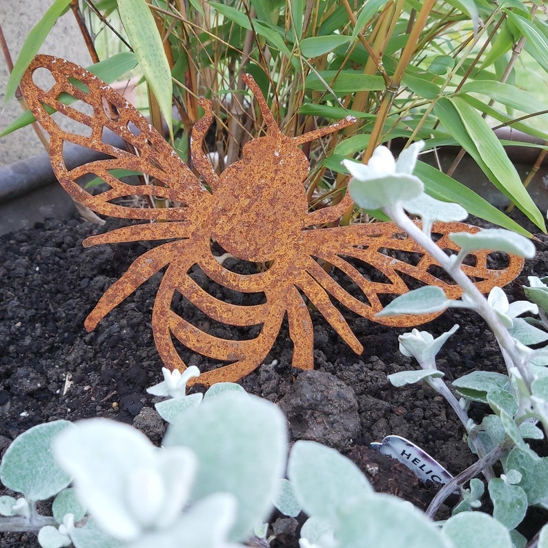Bee garden decoration / metal bee wall art / rusted steel garden gift