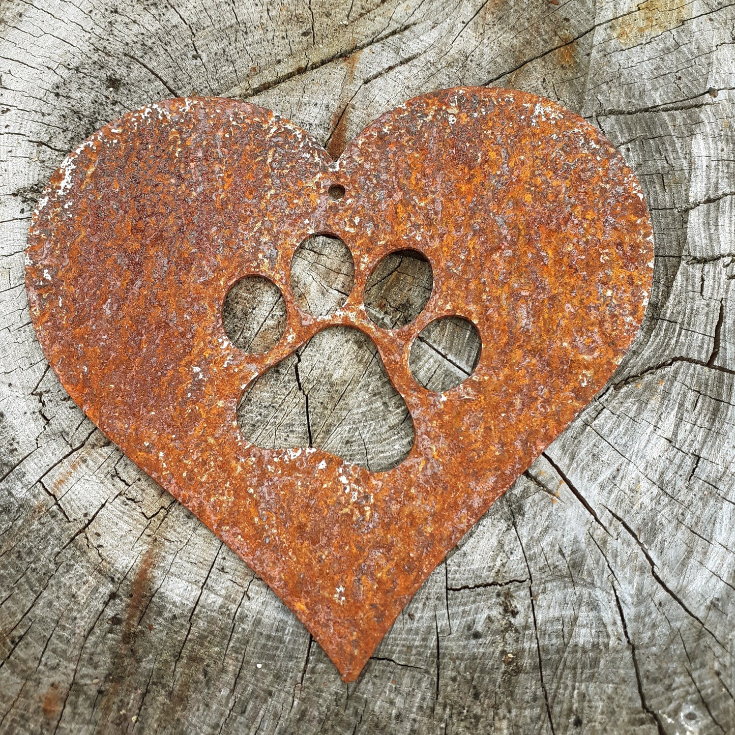 Metal love heart with paw print garden decoration / steel heart and pet paw print hanging decoration / rustic rusted metal garden gift