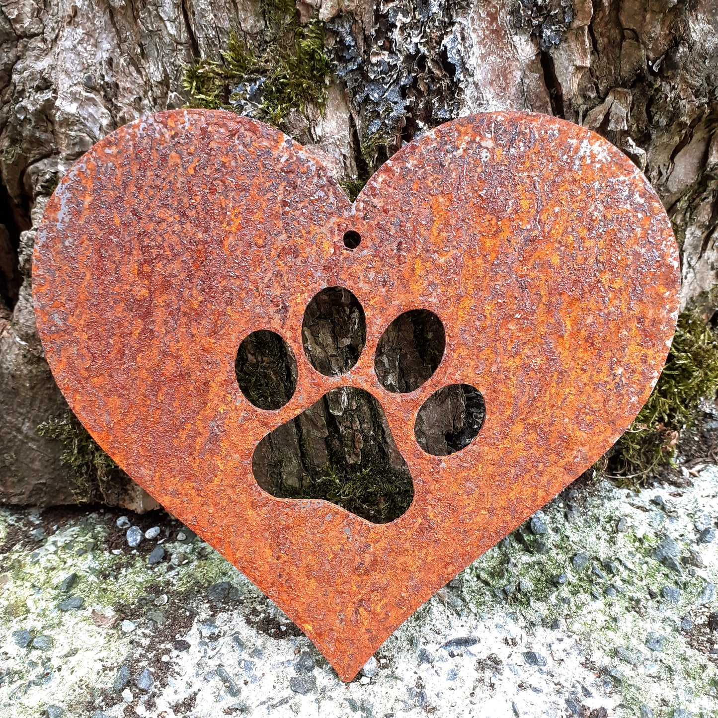 Metal love heart with paw print garden decoration / steel heart and pet paw print hanging decoration / rustic rusted metal garden gift